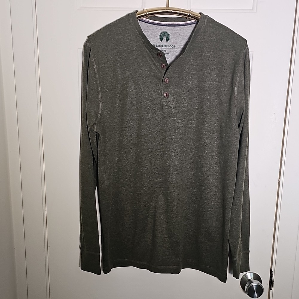 Weatherproof Men's Green Henley Shirt. Olive Green Size Meduim‎